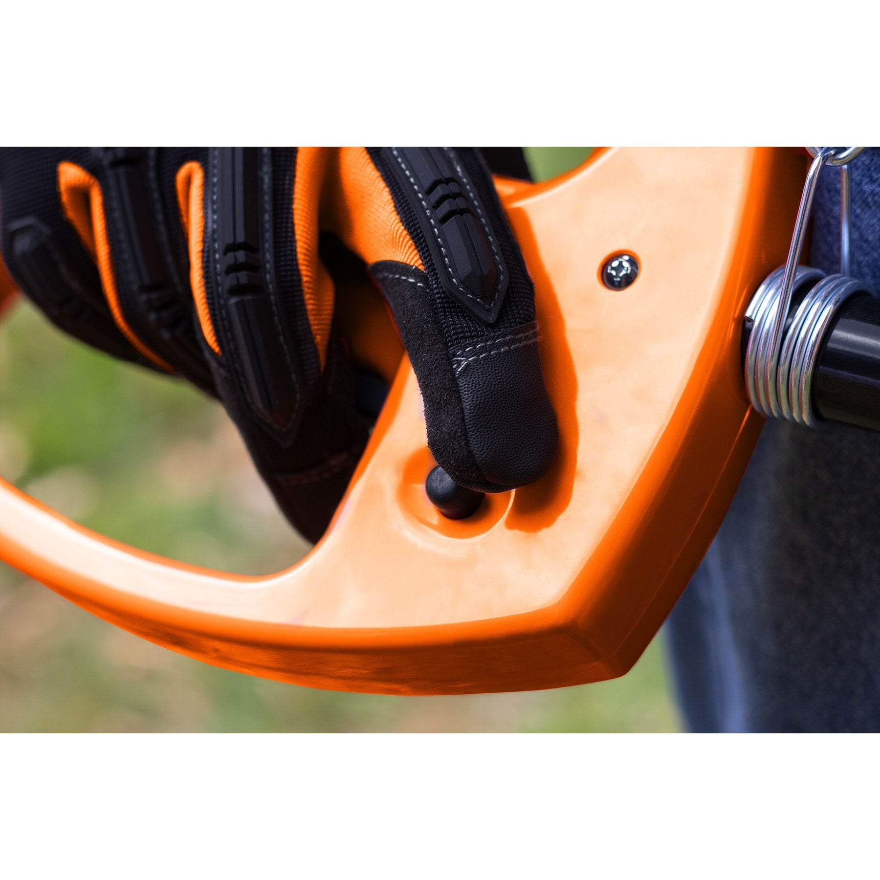 Desbrozadora eléctrica 600 W mango "D", 15" de corte