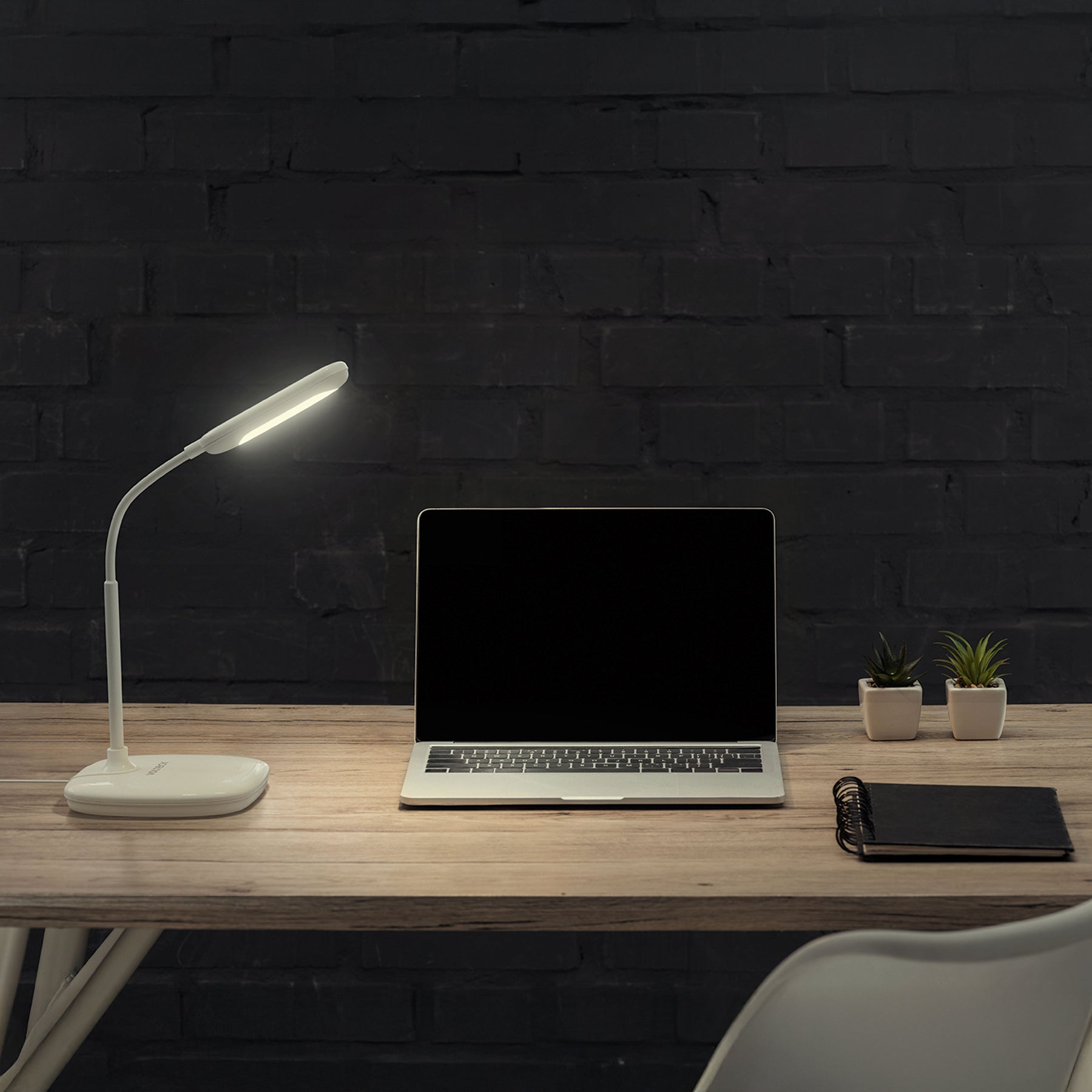 Lámpara de LED 5W cuello flexible para escritorio, VOLTECK