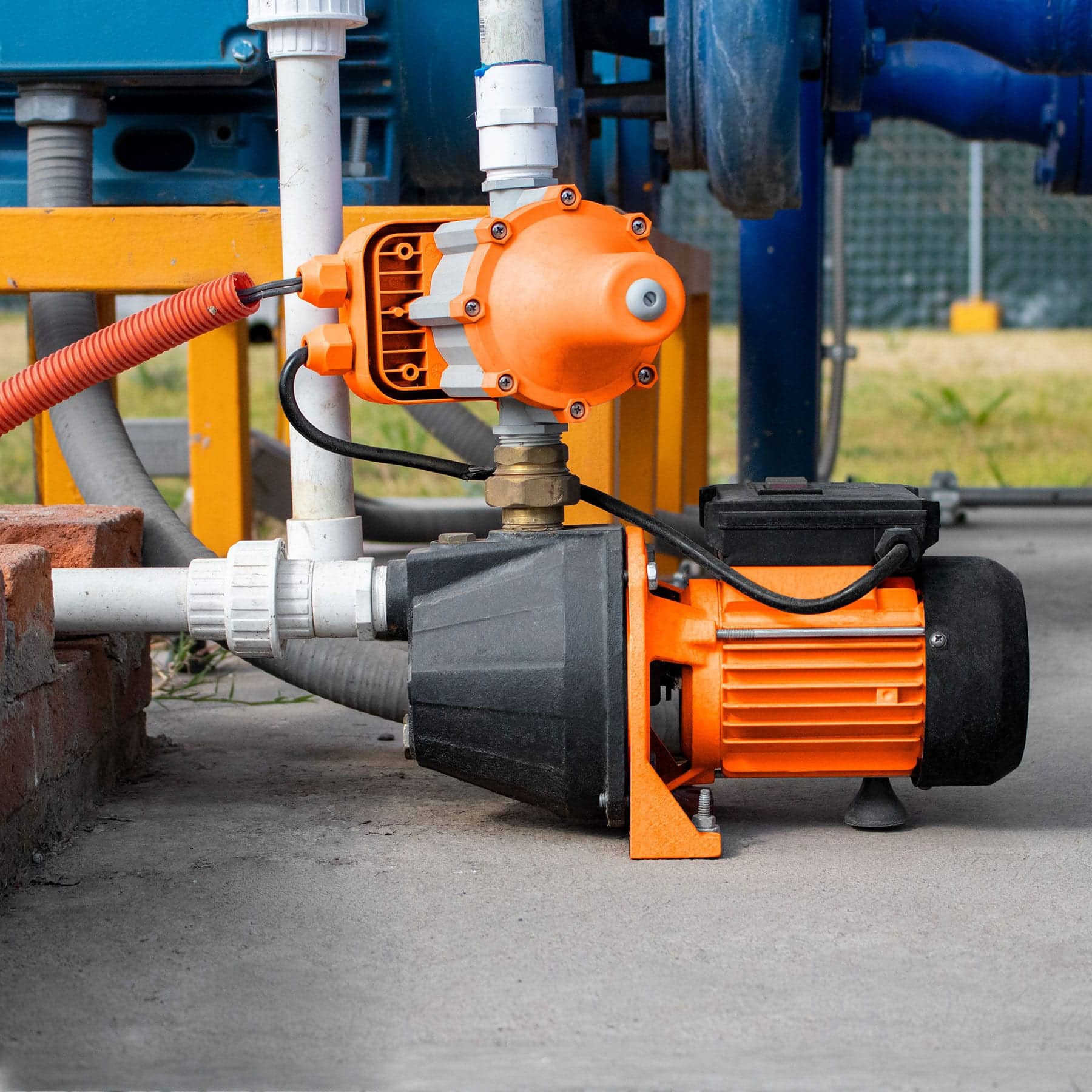 Bomba presurizadora jet hierro 1 HP con control, TRUPER