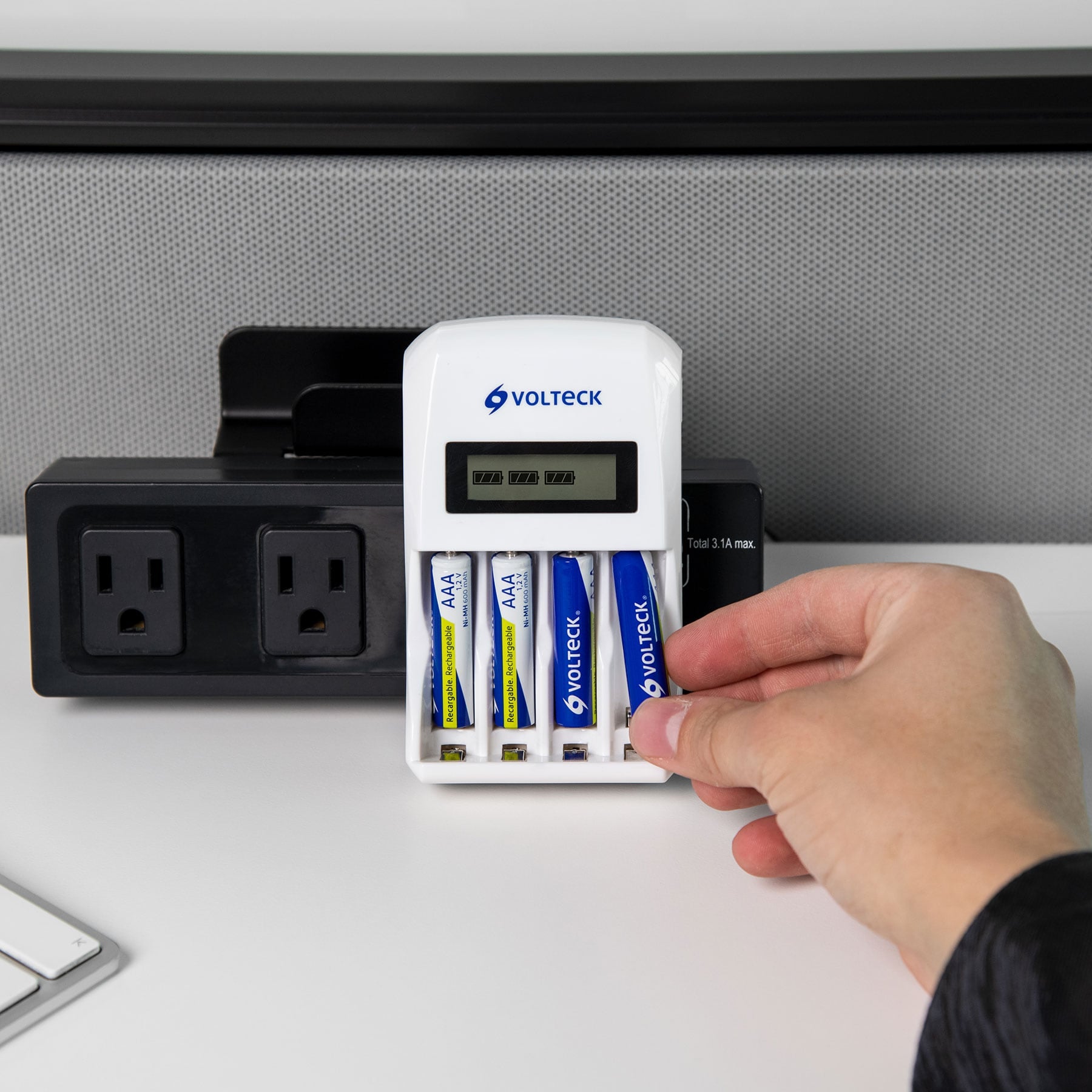 Blíster con 4 pilas recargables AAA uso general, 600 mAh